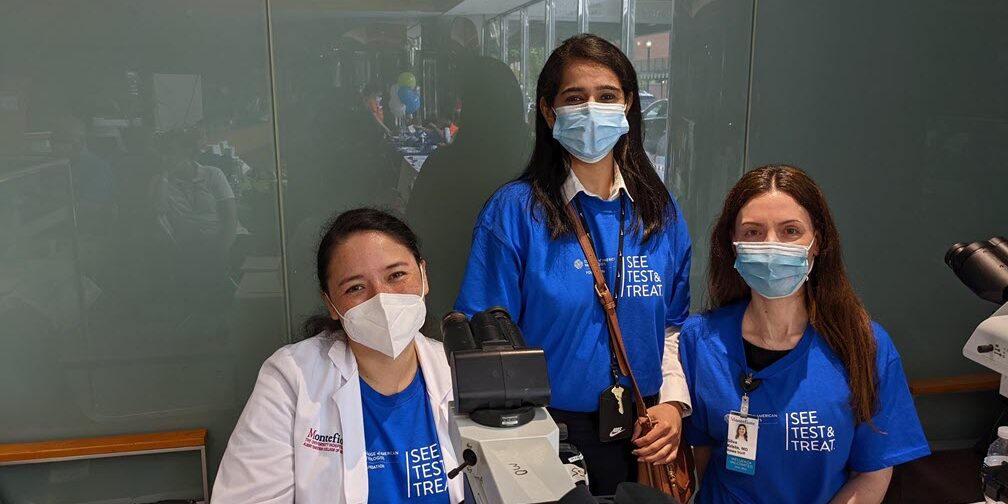 2021-montefiore-see-test-treat-team-at-microscopes-min