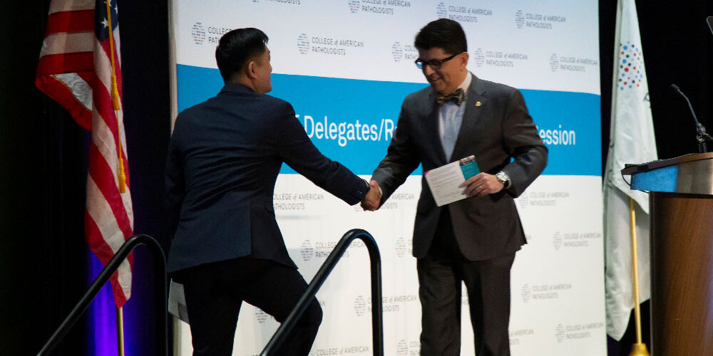 torres-martinez-guillermo-spring-hod-rf-2019-handshake